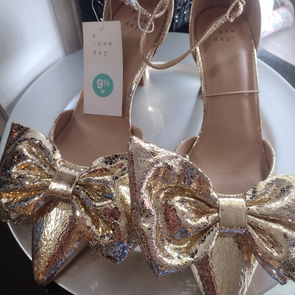 A New Day Gold Bow Heels